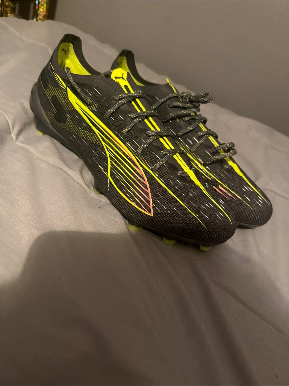 Puma Ultra 5 Ultimate 108159-03
Size 9.5
80or best offer 
Brand new never worn